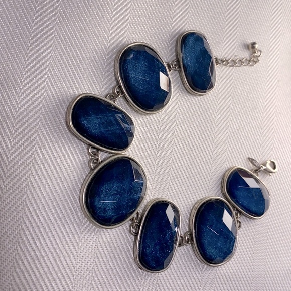 Avon Jewelry - 🌺 Classic Vintage Avon Bracelet